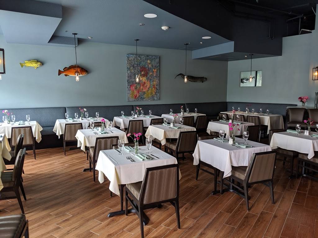 Smees Alaskan Fish Bar & Market Place | restaurant | 50 N Sierra St, Reno, NV 89501, USA | 7756228829 OR +1 775-622-8829