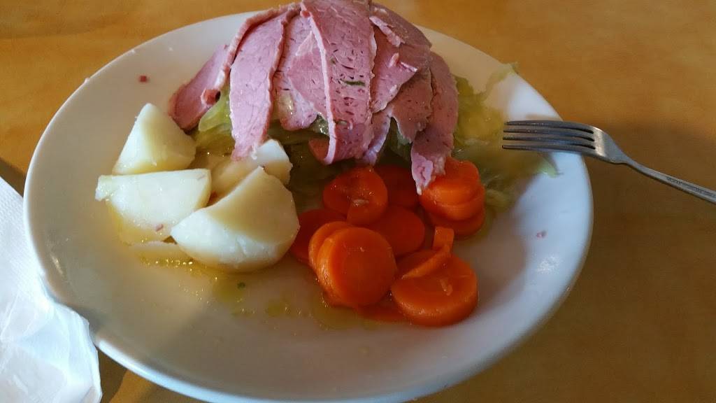 Victorias Family Restaurant | restaurant | 370 N Courtenay Pkwy, Merritt Island, FL 32953, USA | 3214591656 OR +1 321-459-1656