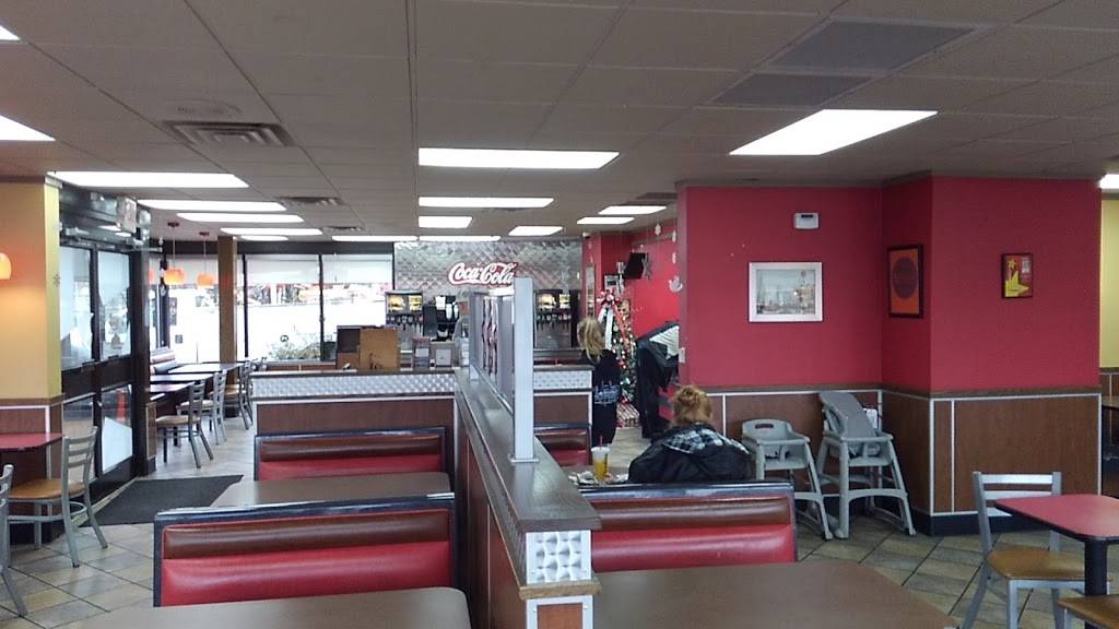 Hardees | restaurant | 334 W Main St, Sevierville, TN 37862, USA | 8654530787 OR +1 865-453-0787