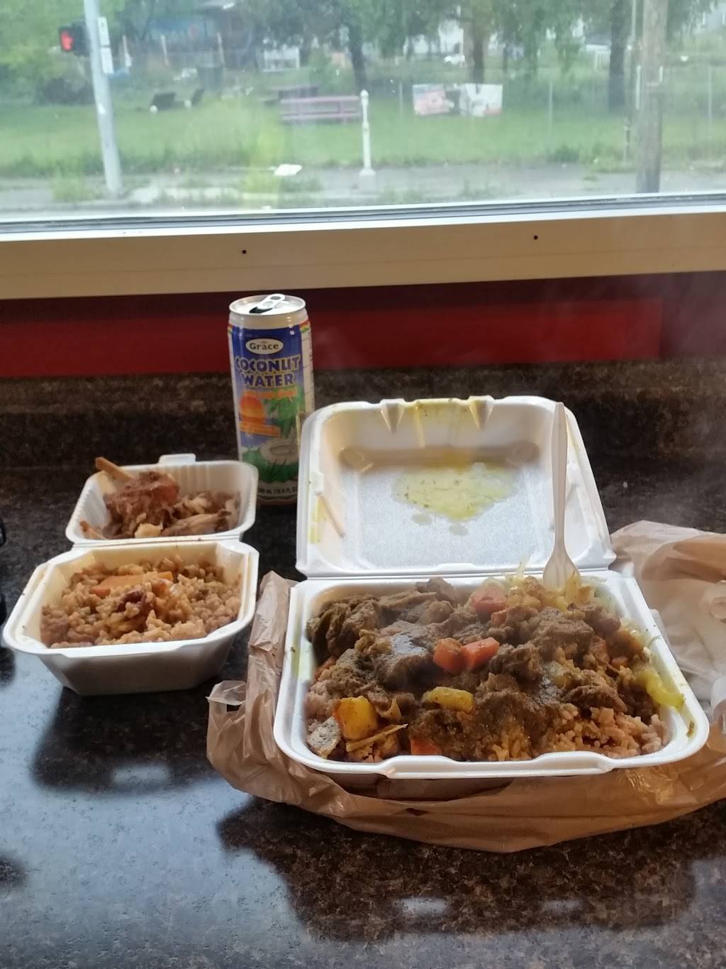 Island Vibes Restaurant | restaurant | 1558 Cleveland Ave, Columbus, OH 43211, USA | 6144054821 OR +1 614-405-4821