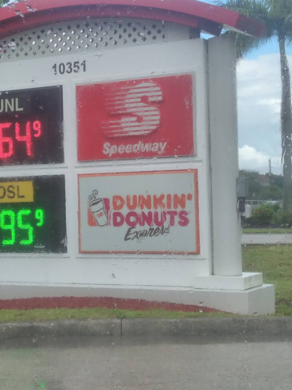 Dunkin | bakery | 10351 Corkscrew Commons Dr, Estero, FL 33928, USA | 2399478206 OR +1 239-947-8206