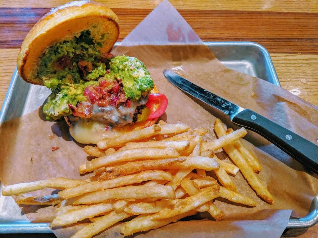 BJs Restaurant & Brewhouse | restaurant | 10690 N De Anza Blvd, Cupertino, CA 95014, USA | 4088656970 OR +1 408-865-6970