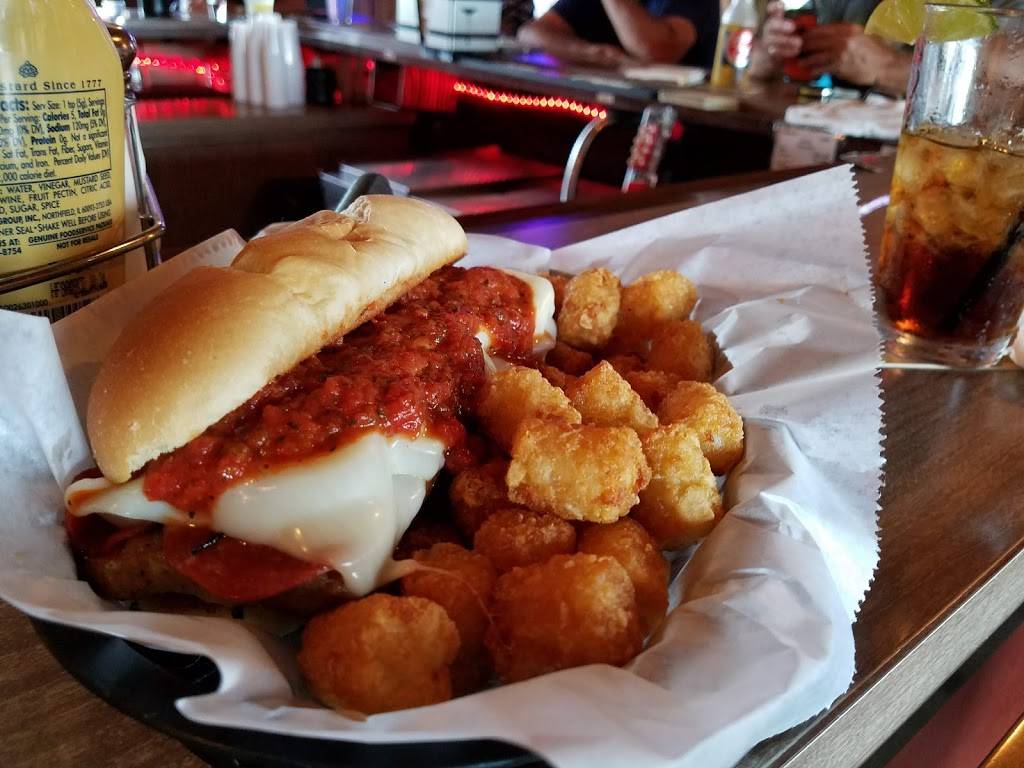 Danny Haskells Pub and Grill | restaurant | W171 S7260 Lannon Dr, Muskego, WI 53150, USA | 2626799535 OR +1 262-679-9535