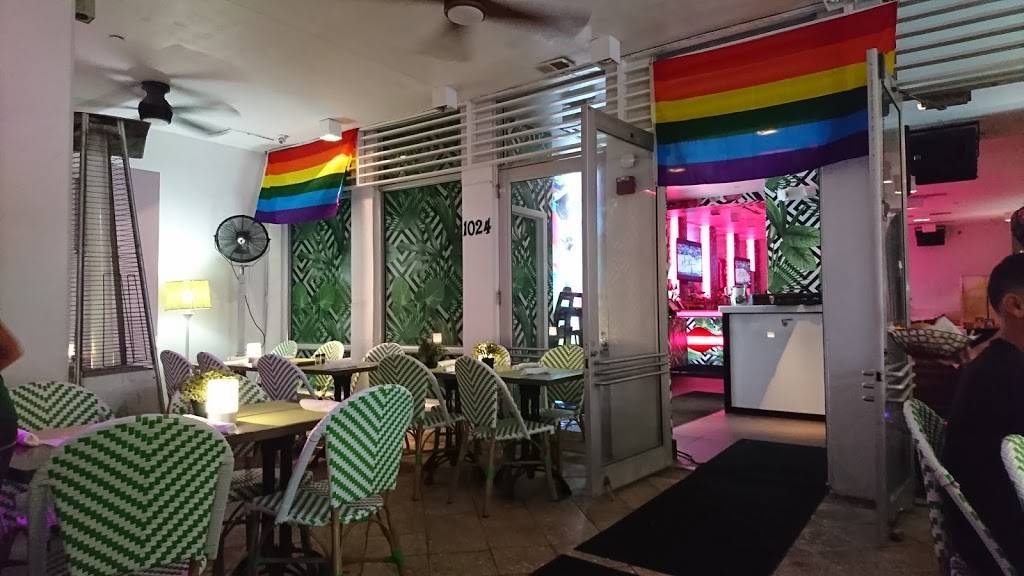 Social | restaurant | 1024 Ocean Dr, Miami Beach, FL 33139, USA | 3056722472 OR +1 305-672-2472