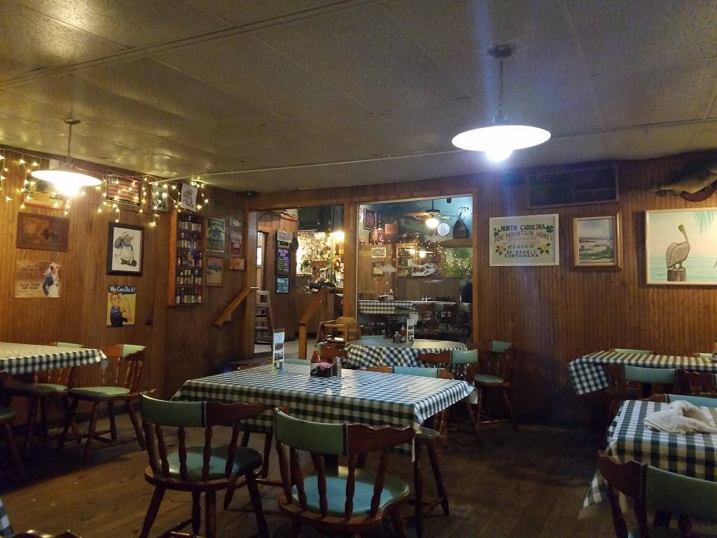 Willies | restaurant | 1912 Front St, Valrico, FL 33594, USA | 8135717630 OR +1 813-571-7630