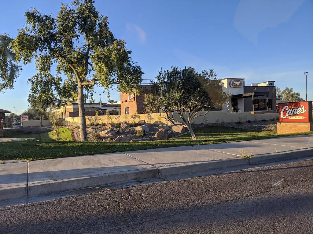 Raising Canes | meal takeaway | 1781 E Warner Rd, Tempe, AZ 85284, USA | 4807553464 OR +1 480-755-3464