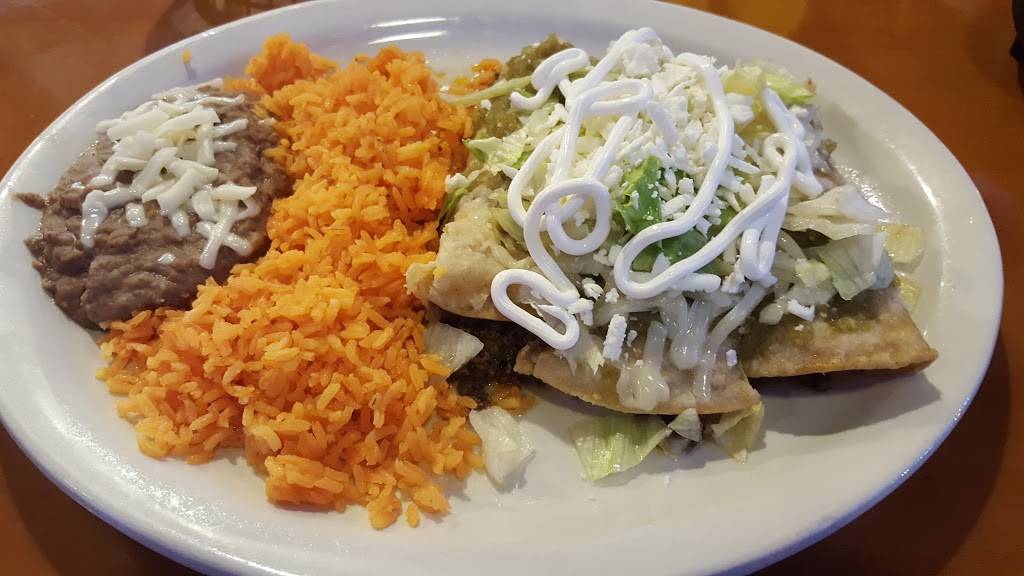 El Burrito Jarocho | restaurant | 1232, 557 Milwaukee Ave, Burlington, WI 53105, USA | 2627671172 OR +1 262-767-1172