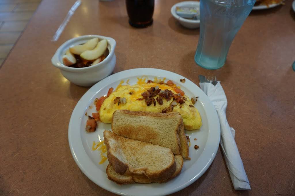 Dennys | restaurant | 27585 Bernard Dr, Kettleman City, CA 93239, USA | 5593860523 OR +1 559-386-0523