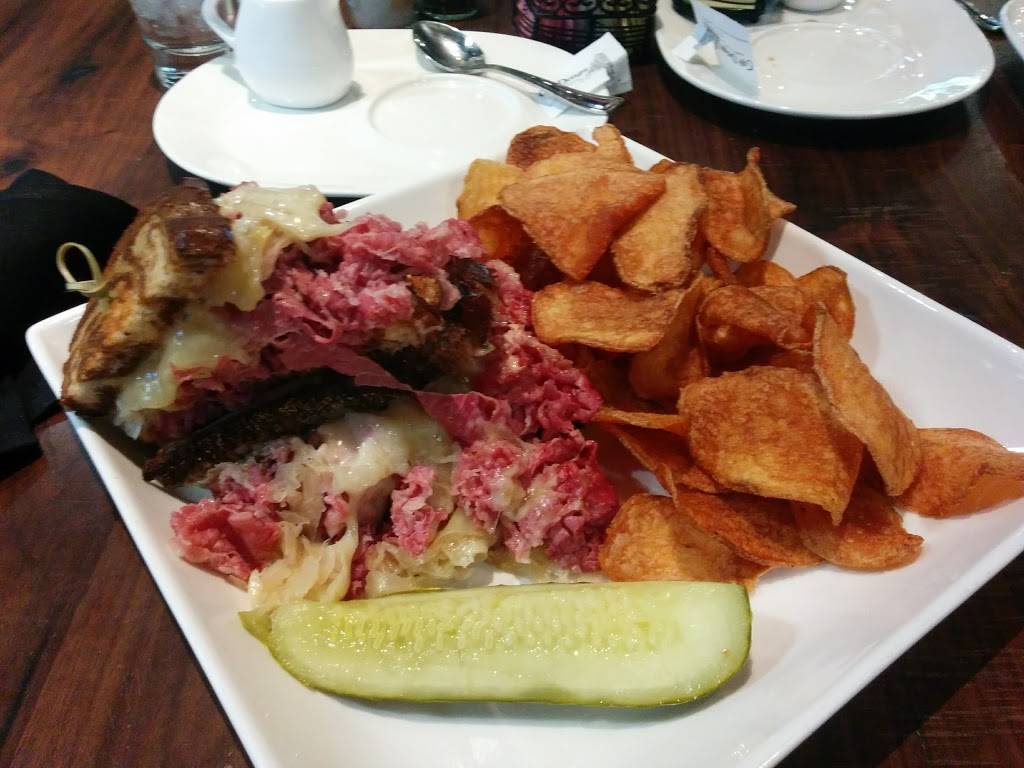 Market District Kitchen & Bar | restaurant | 2250 E Main St, Bexley, OH 43209, USA | 6145916638 OR +1 614-591-6638