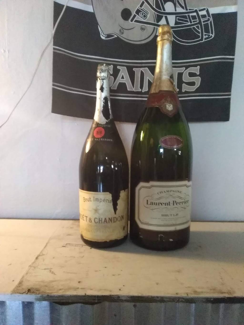 Butt-Hedz Bar and Grill | restaurant | 5601 4th St, Marrero, LA 70072, USA | 5043470800 OR +1 504-347-0800