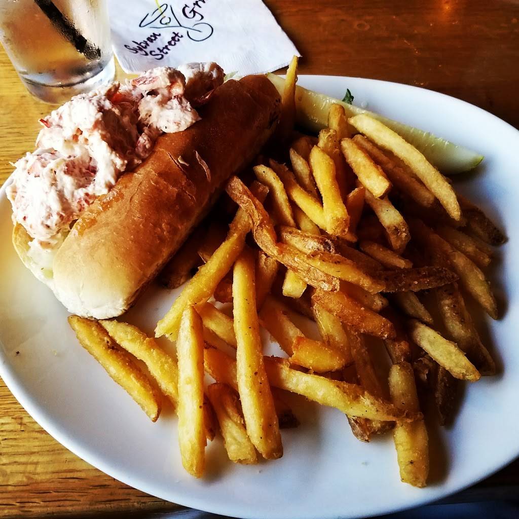 Sylvan Street Grille | restaurant | 195 Elm St, Salisbury, MA 01952, USA | 9784627919 OR +1 978-462-7919