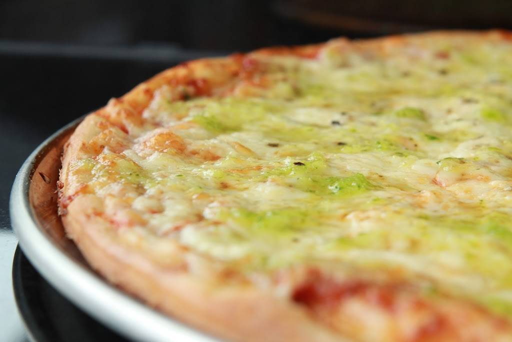 Martino Pizza & Asian Fusion Kitchen | restaurant | 178 Dupont St, Toronto, ON M5R 2E6, Canada | 4169296000 OR +1 416-929-6000