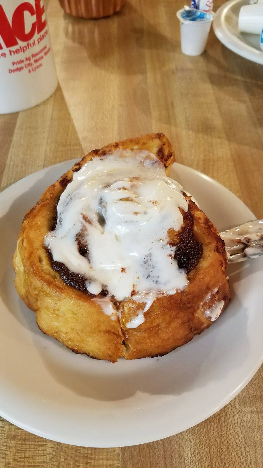 Scrambled Sams | restaurant | 802 W Main St, Lyons, KS 67554, USA | 6206802634 OR +1 620-680-2634