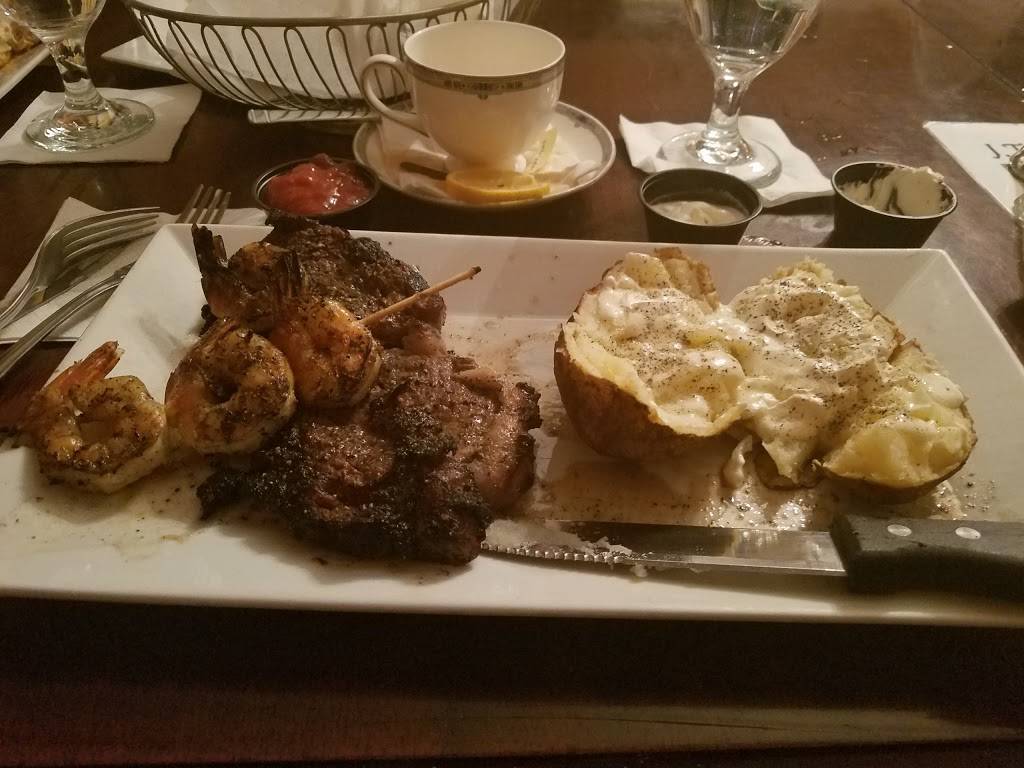 J.T.s at the Lavalette House | restaurant | 415 Main St, Gretna, VA 24557, USA | 4346562275 OR +1 434-656-2275