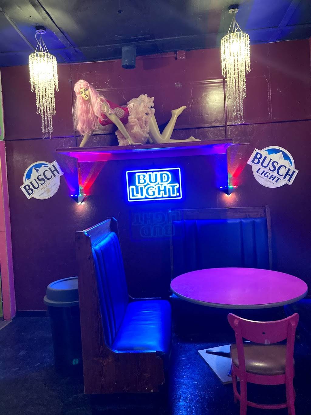 Pink Pickle | restaurant | 304 W St John St, Girard, KS 66743, USA | 6207244600 OR +1 620-724-4600