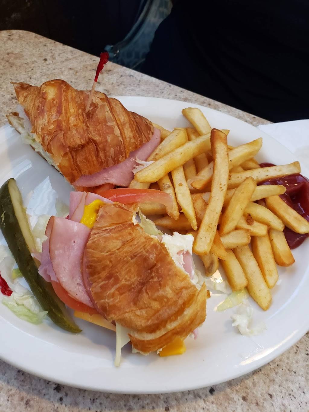 Starting Gate Restaurant | restaurant | 504 Auburn Way N, Auburn, WA 98002, USA | 2539394141 OR +1 253-939-4141