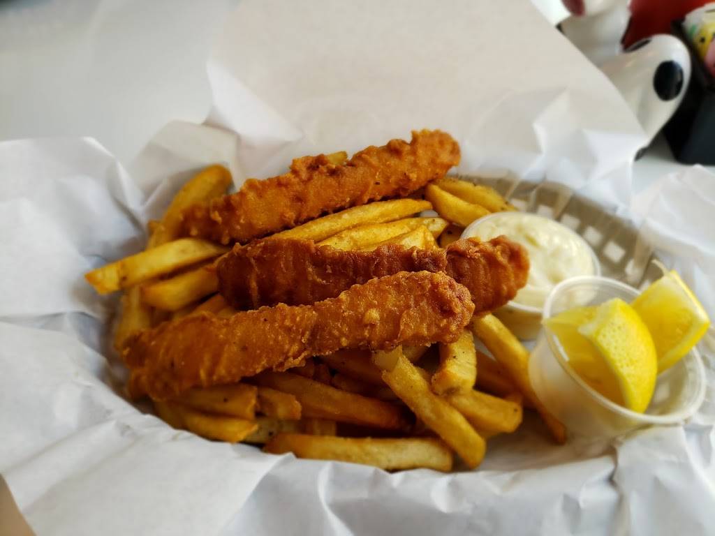 Moo Moos Burger Barn | restaurant | 113 N School St, Lodi, CA 95240, USA | 2093699450 OR +1 209-369-9450