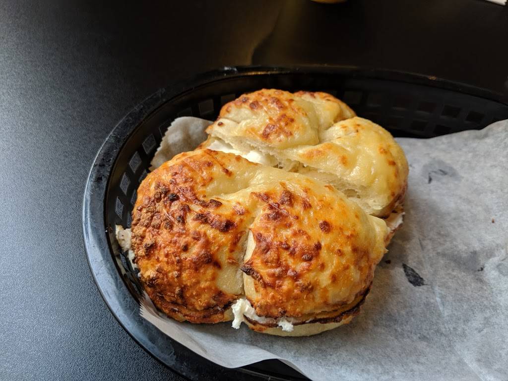 Bagelicious | meal takeaway | 101 E College Ave, Appleton, WI 54911, USA | 9203809097 OR +1 920-380-9097