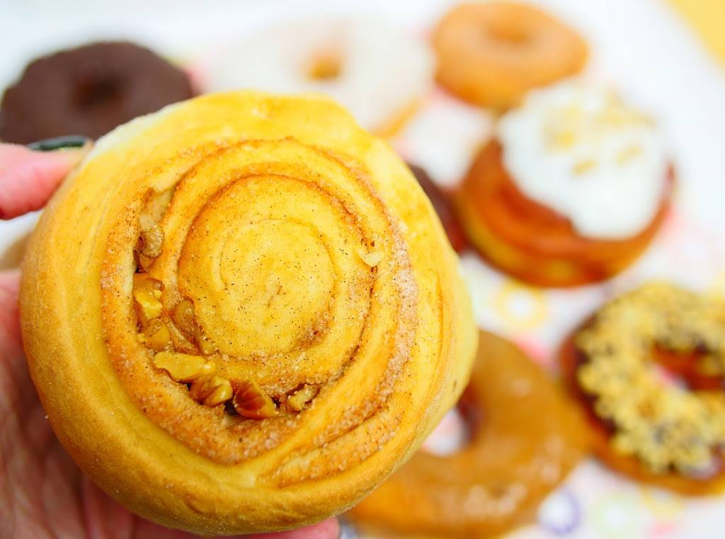 Shipley Do-Nuts | bakery | 5750 Northwest Expy, Warr Acres, OK 73132, USA | 4057213409 OR +1 405-721-3409