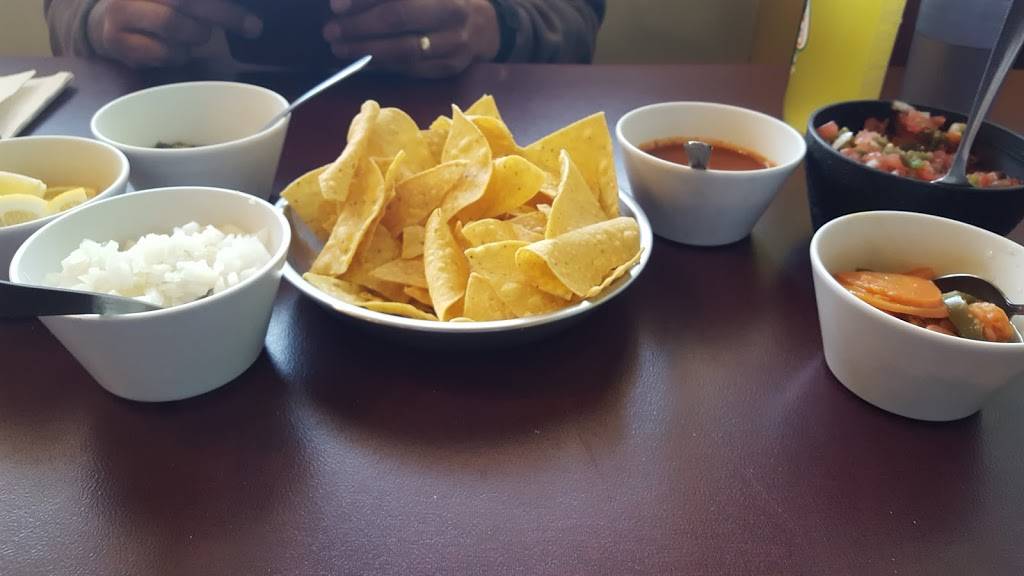 Mazatlan Cafe | restaurant | 125 N Sacramento St, Lodi, CA 95240, USA | 2093340364 OR +1 209-334-0364