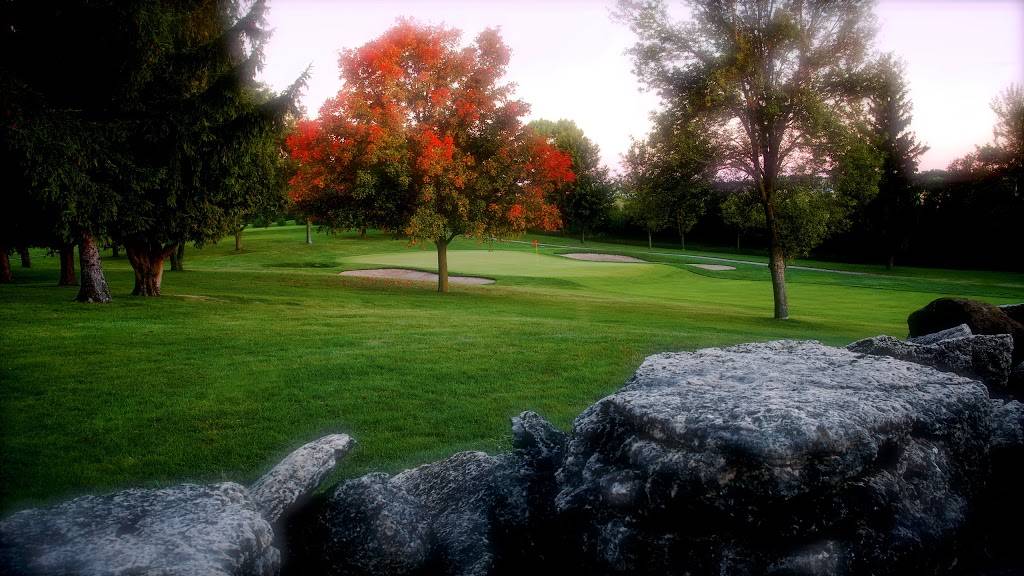 Old Hickory Golf Club | restaurant | W7596 WI-33, Beaver Dam, WI 53916, USA | 9208877179 OR +1 920-887-7179