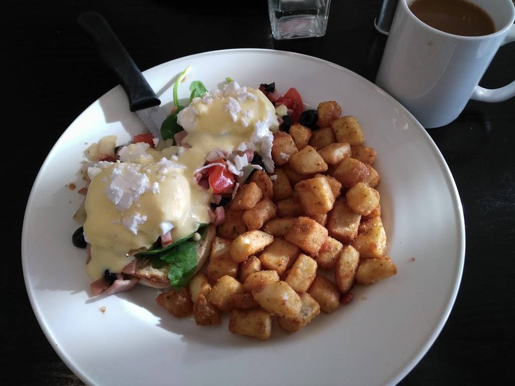 Home Plate Restaurant | restaurant | 955 Elgin St W, Cobourg, ON K9A 5J6, Canada | 9053727212 OR +1 905-372-7212