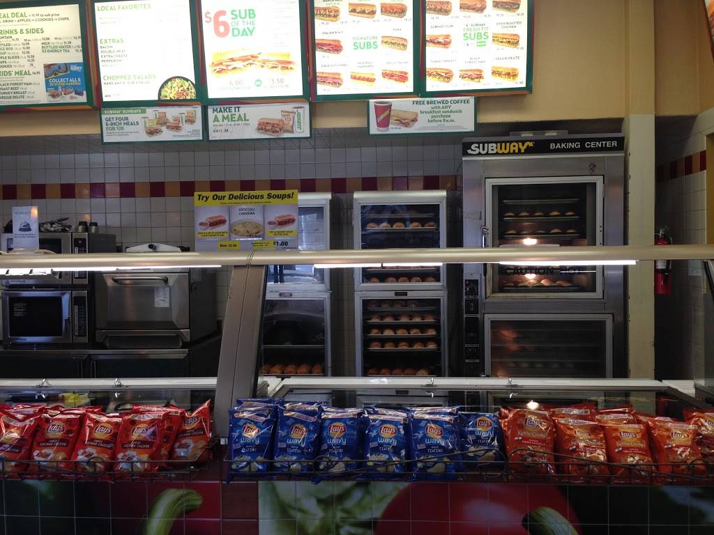 Subway Restaurants | restaurant | 180 E C St, Upland, CA 91786, USA | 9099329220 OR +1 909-932-9220