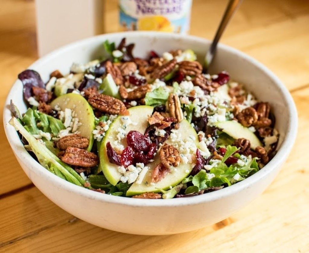 Ians Pizza Cream City | restaurant | 146 E Juneau Ave, Milwaukee, WI 53202, USA | 4147279200 OR +1 414-727-9200