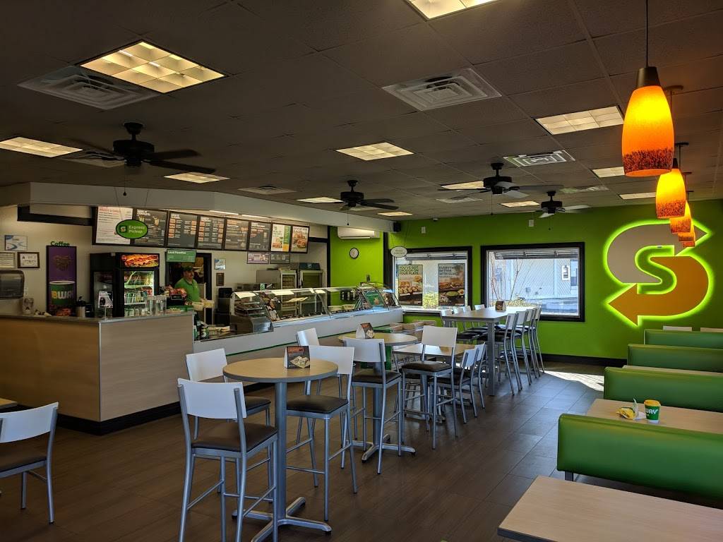 Subway | restaurant | 700 N Lake Park Blvd, Carolina Beach, NC 28428, USA | 9104583809 OR +1 910-458-3809