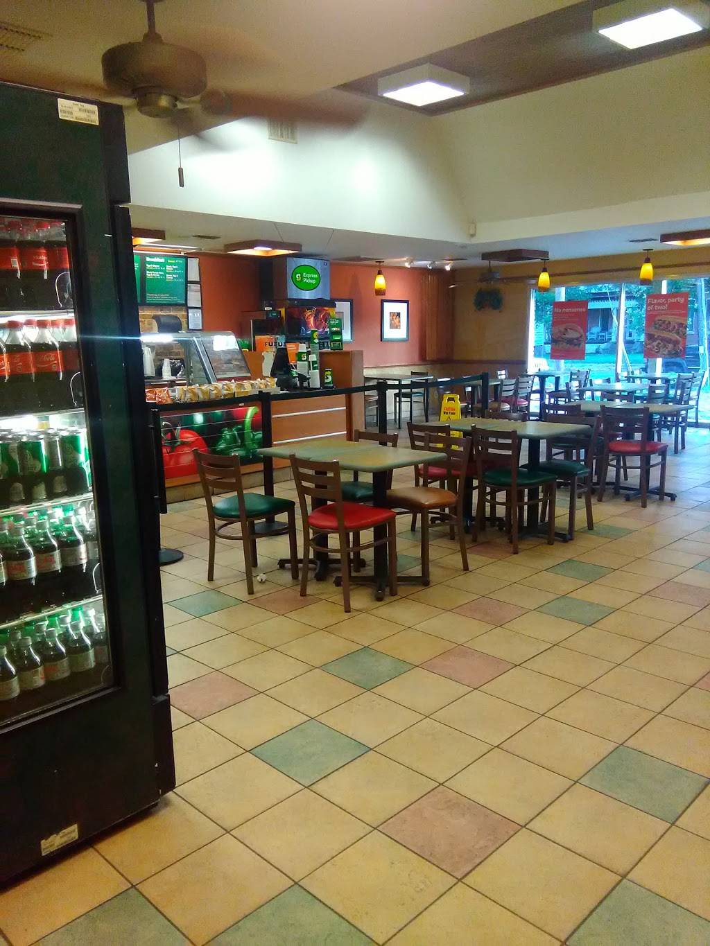 Subway Restaurants | restaurant | 111 S Union Ave #123, New Braunfels, TX 78130, USA | 8306252206 OR +1 830-625-2206