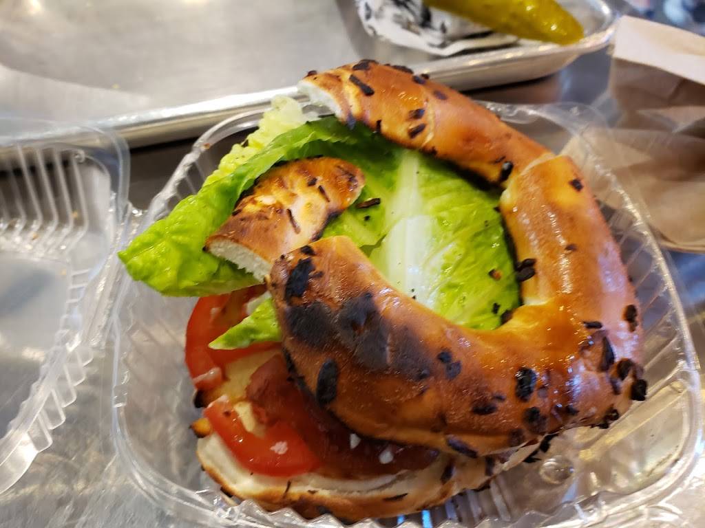 Kettlemans Bagel Co. | restaurant | 6-197 Trainyards Dr, Ottawa, ON K1G 0Z1, Canada | 6132418848 OR +1 613-241-8848