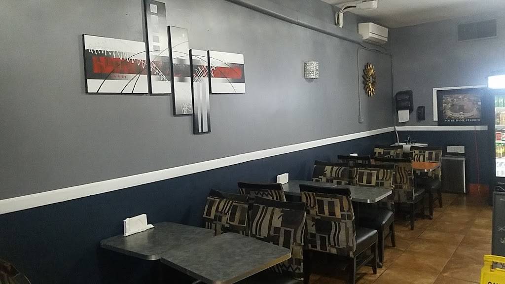 Jolloff Etcetera | restaurant | 7463 Annapolis Rd, Landover Hills, MD 20784, USA | 2405825406 OR +1 240-582-5406