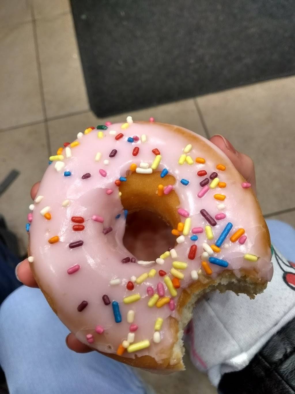 Dunkin | cafe | 132 Nassau St, New York, NY 10038, USA | 2127666586 OR +1 212-766-6586