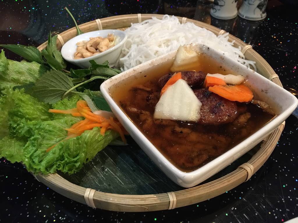 Viet Chopsticks | restaurant | 14532 Potomac Mills Rd, Woodbridge, VA 22192, USA | 5713986674 OR +1 571-398-6674