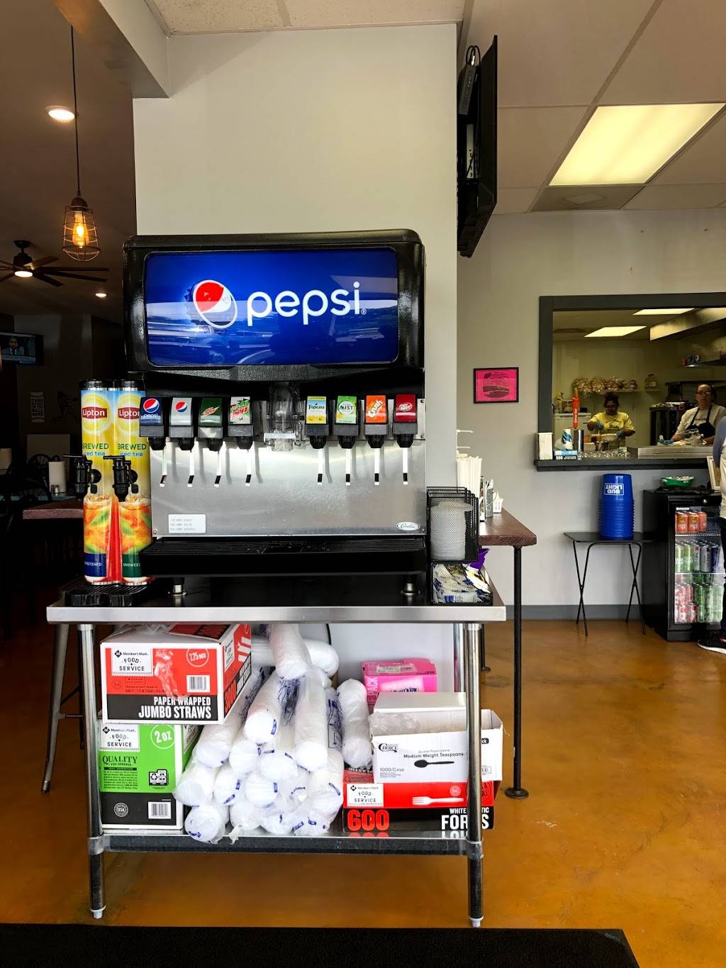 Honeybadger Grill | restaurant | 10 Oakley Plaza, Troy, MO 63379, USA | 6367752888 OR +1 636-775-2888