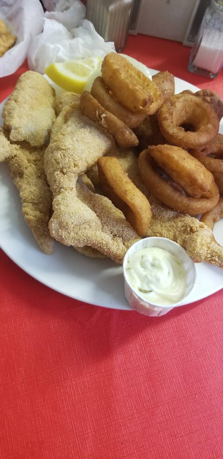 Milledgeville Cafe | restaurant | 7 Main St, Milledgeville, TN 38359, USA | 7316871005 OR +1 731-687-1005