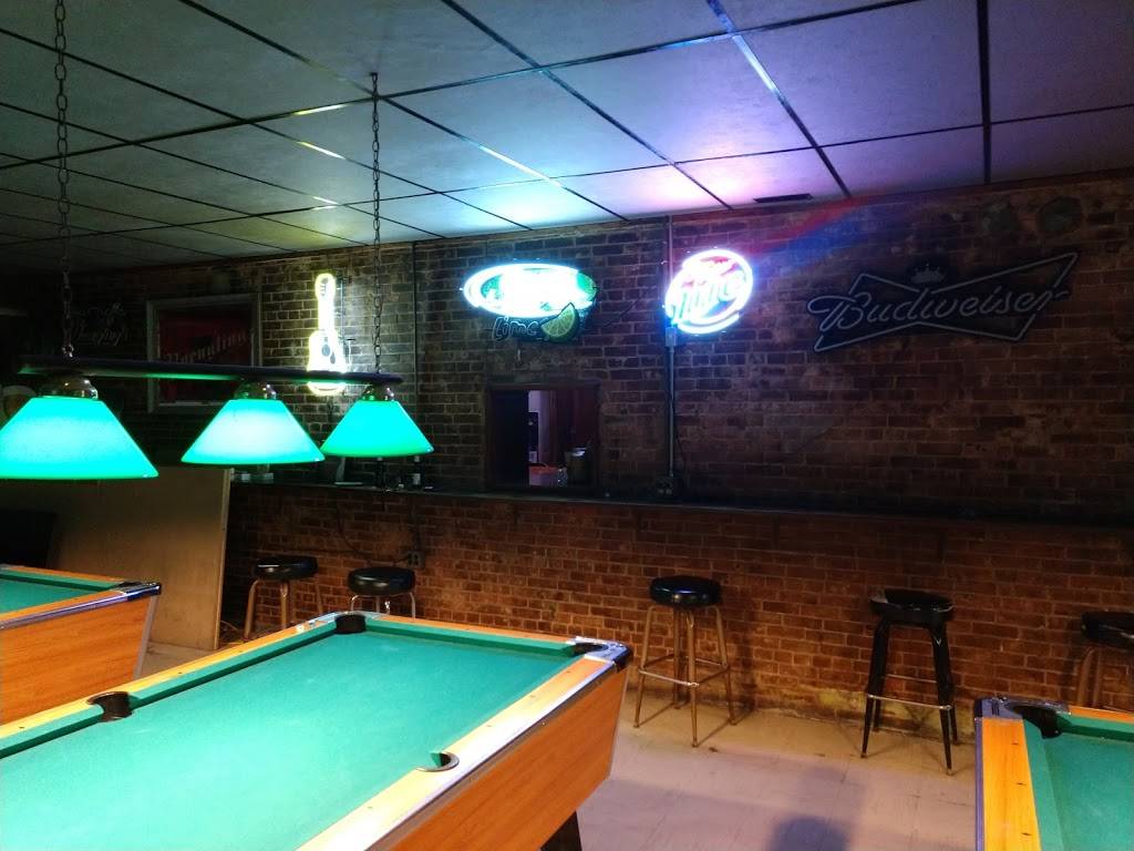 Yummys Bar & Grill | restaurant | 37 S Mill St, Milford Center, OH 43045, USA | 9373498003 OR +1 937-349-8003