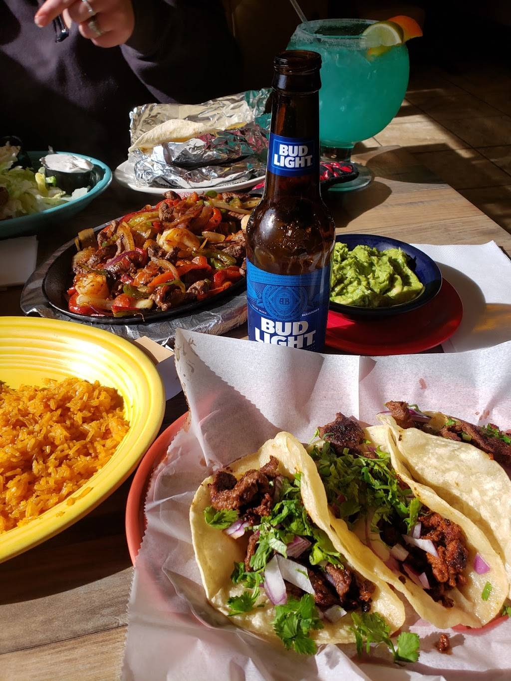 Los Cabos Grill & Bar | restaurant | 11944 Saginaw St, Mt Morris, MI 48458, USA | 8106408296 OR +1 810-640-8296