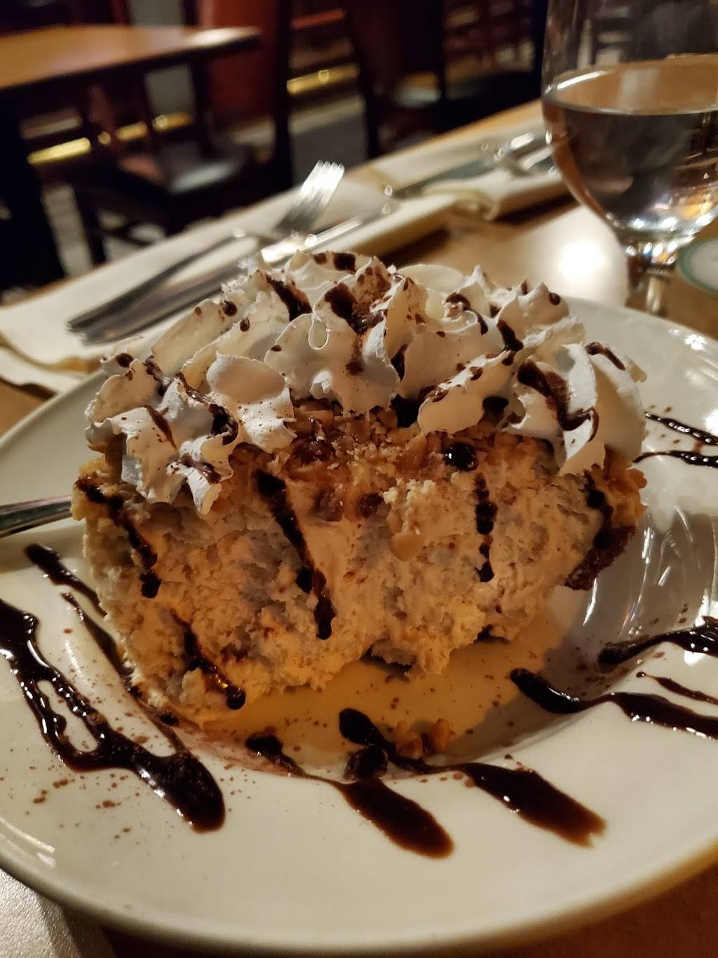 Bucks American Cafe | restaurant | 2901 Hewitt Ave, Everett, WA 98201, USA | 4252581351 OR +1 425-258-1351