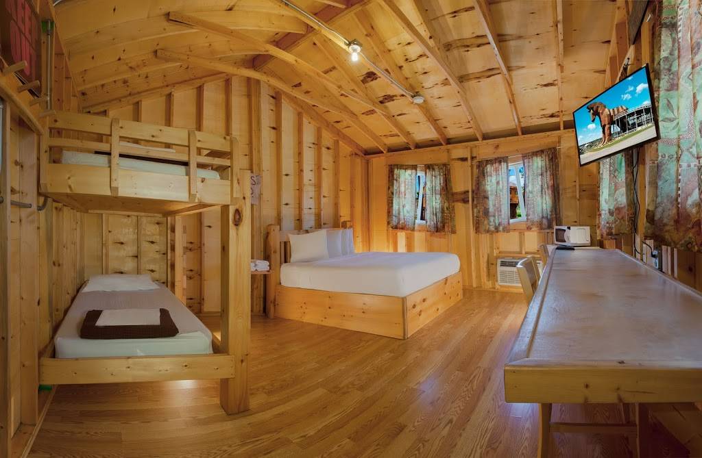 Natura Treescape Resort | restaurant | 400 Co Rd A, Wisconsin Dells, WI 53965, USA | 6082534451 OR +1 608-253-4451