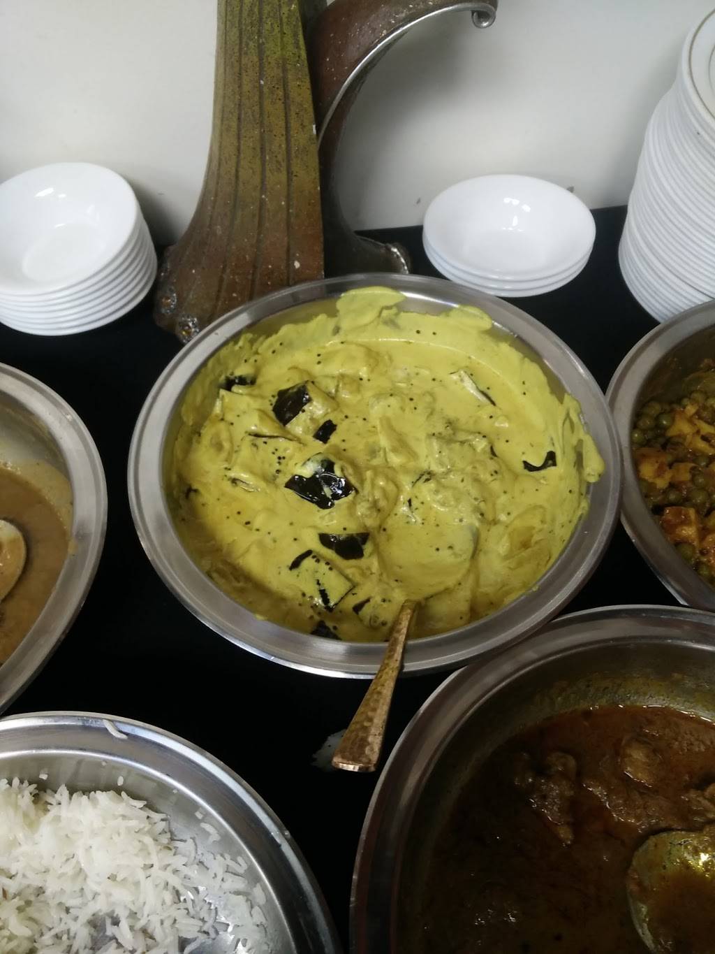 Ishina Distinguished Indian Cuisine Inc | restaurant | 14 Bexley Pl, Nepean, ON K2H 8W2, Canada | 6137211067 OR +1 613-721-1067