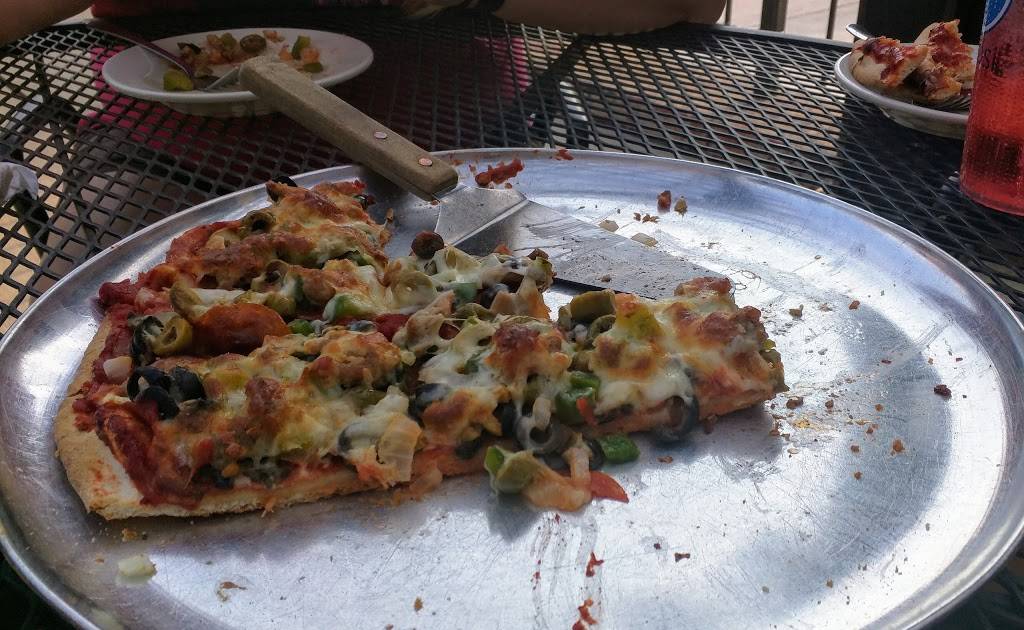 Suisse Haus Food & Spirits | meal takeaway | 1602 12th St, Monroe, WI 53566, USA | 6083253220 OR +1 608-325-3220