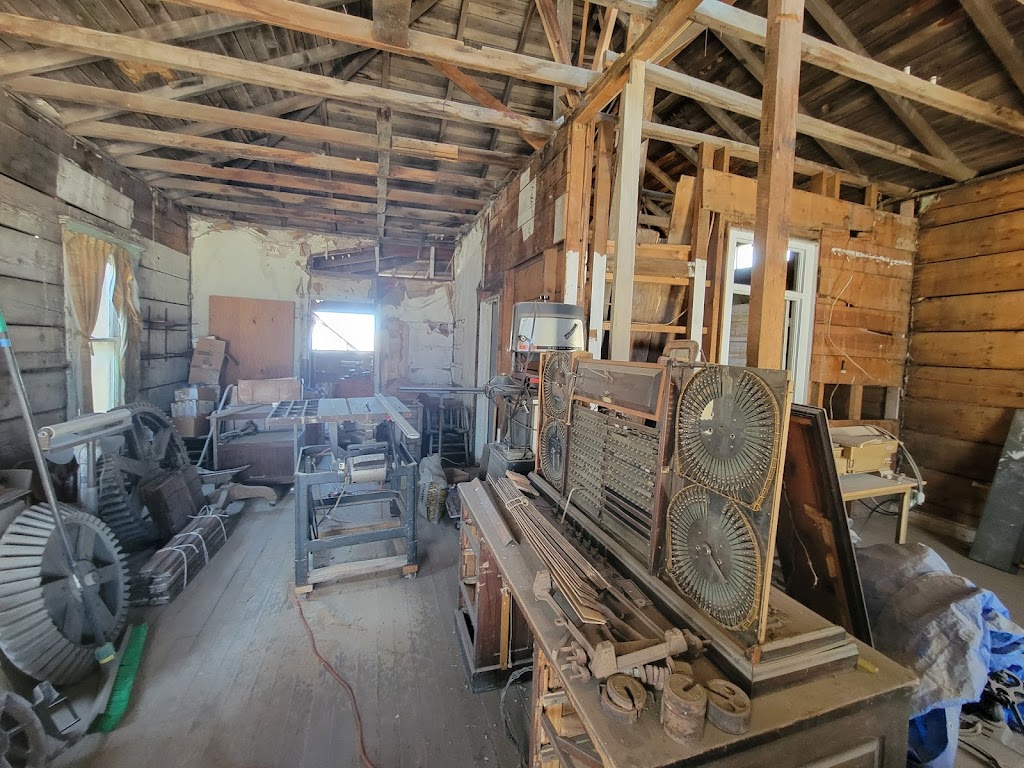 Dinky Diner | restaurant | 323 Crook Ave, Goldfield, NV 89013, USA | 7752779290 OR +1 775-277-9290