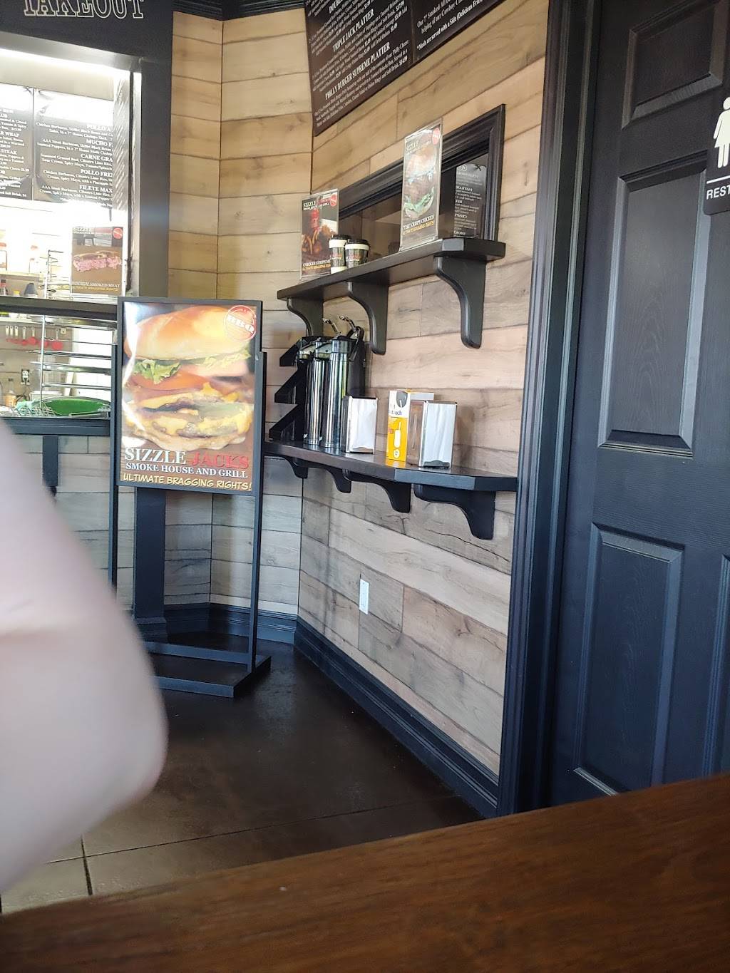 Sizzle Jacks | restaurant | 640 Nelson St, Pembroke, ON K8A 3P3, Canada | 6137356464 OR +1 613-735-6464