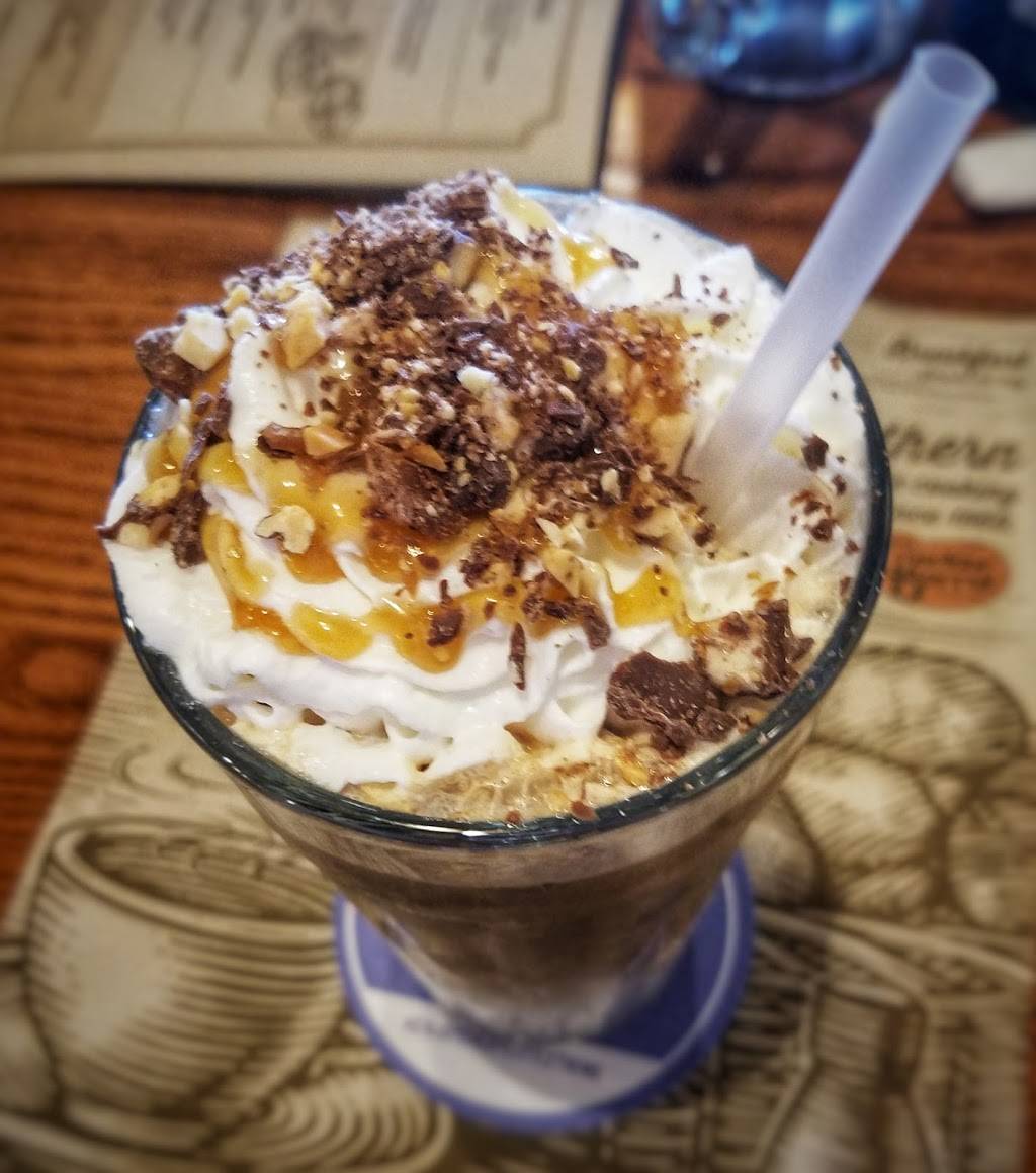 Cracker Barrel Old Country Store | restaurant | 1395 Ford St, Maumee, OH 43537, USA | 4194826096 OR +1 419-482-6096