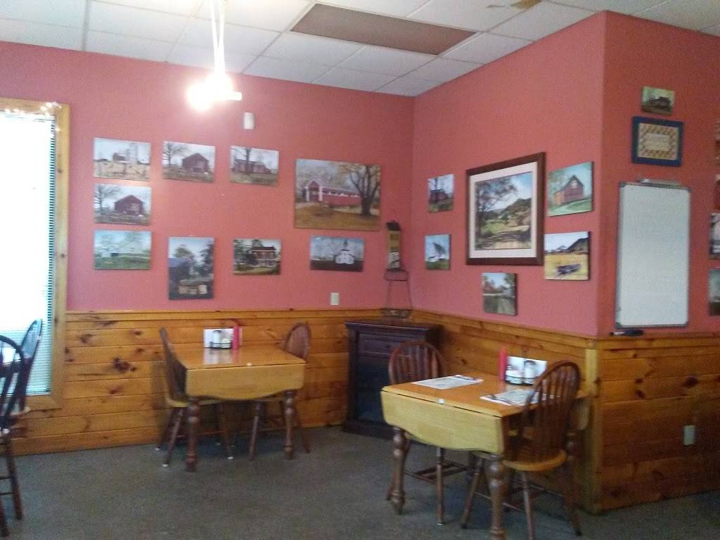 Country Cookn At The Lakeside | restaurant | 1457 Lake Shore Rd, Gilford, NH 03249, USA | 6035243304 OR +1 603-524-3304