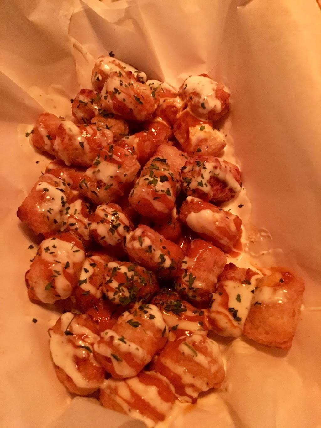 The Collins Bar | restaurant | 2125 2nd Ave N, Birmingham, AL 35203, USA | 2053237995 OR +1 205-323-7995