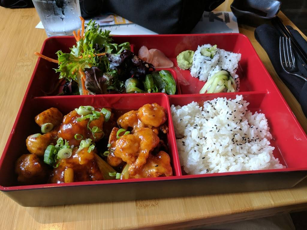 Tavernakaya | restaurant | 27 E Main St, Madison, WI 53703, USA | 6082861548 OR +1 608-286-1548