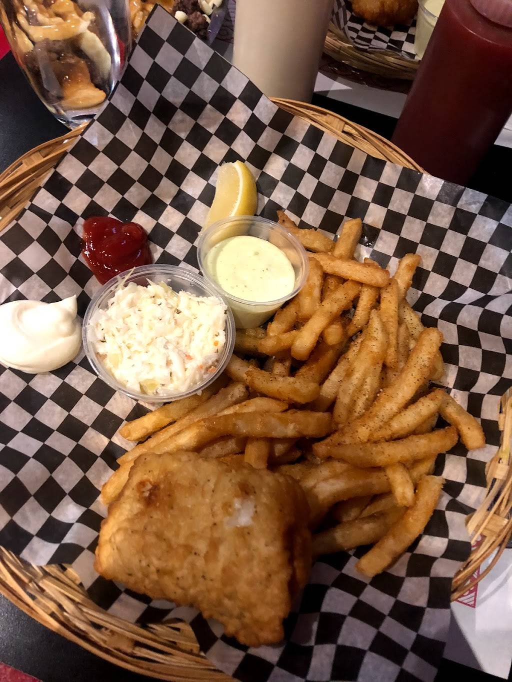 Casse-Croute La Gaspesienne | restaurant | 1248 Rue Yves-Blais, Terrebonne, QC J6V 1P7, Canada | 4506546300 OR +1 450-654-6300