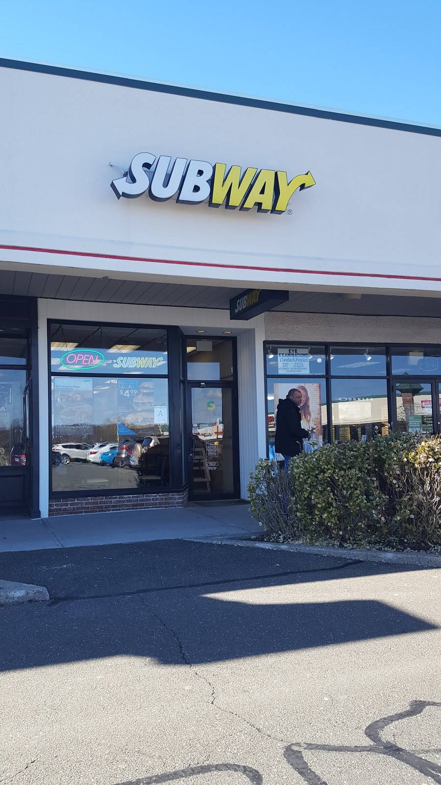 Subway | restaurant | 2100 Dixwell Ave, Hamden, CT 06514, USA | 2032886954 OR +1 203-288-6954